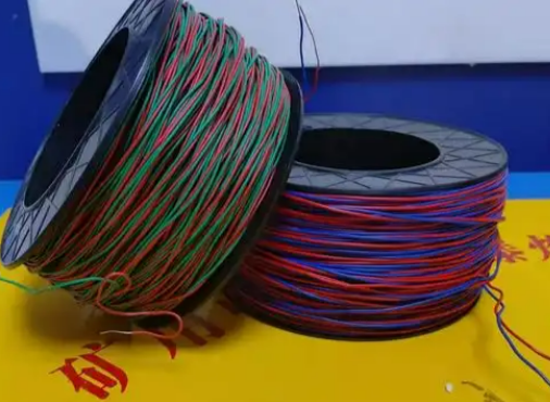 宝塔放炮线的主要材质有哪些？不同材质的适用场景有何区别？